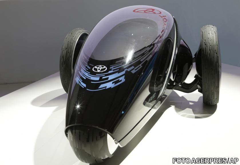 Maşina fără volan a făcut senzaţie la Salonul Auto din Tokio