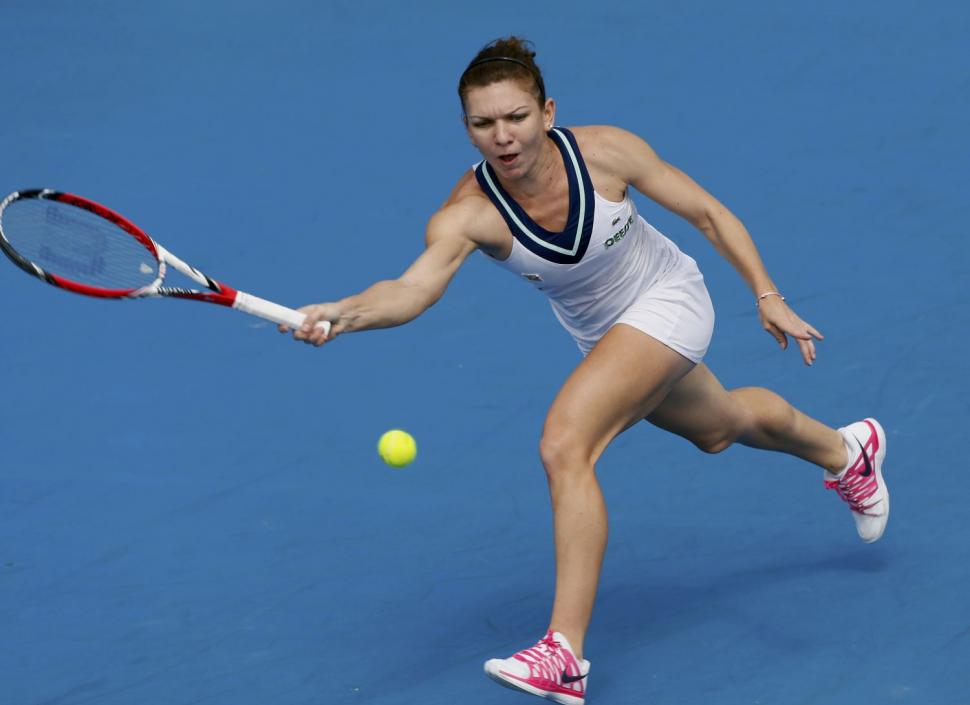 Simona Halep a abandonat în primul tur al turneului din Dubai. A acuzat probleme cu glezna şi umărul