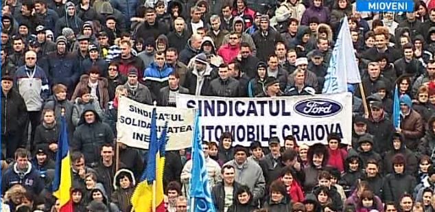 Aproximativ 11.000 de persoane au participat la un protest organizat de Sindicatul Autoturisme Dacia