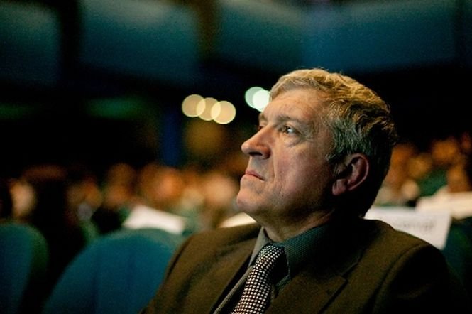 Ameninţările şefului ANI: Cine participă la acţiunea de strângere de semnături şi de promovare a candidaturii lui Mircea Diaconu ÎNCALCĂ legea