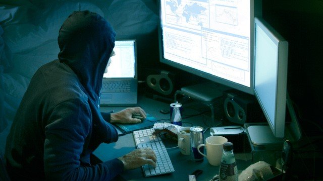 Din cei mai de temut 10 hackeri din lume, trei sunt români. Victimele lor sunt, cu precădere, americani şi englezi