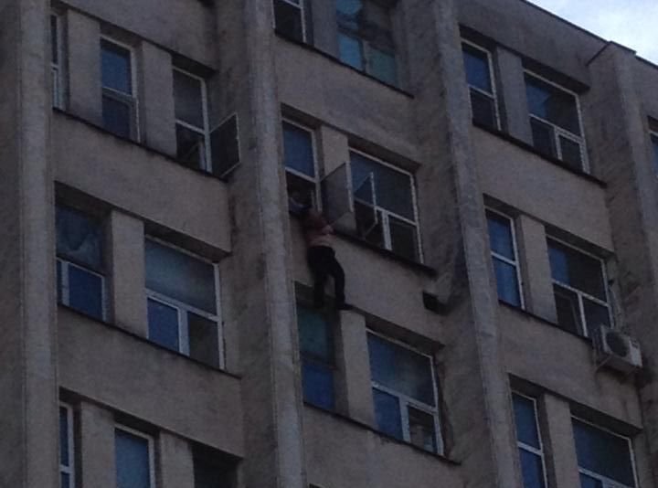 Imagini TERIFIANTE la Spitalul Judeţean din Craiova. O femeie s-a SINUCIS, aruncându-se de la etajul 9 al spitalului