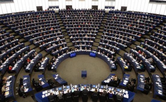 Acuzaţii de spionaj la nivel înalt: cârtiţa Rusiei în Parlamentul European