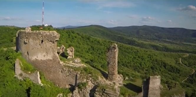 România la înălţime! Cetatea Şiriei, probabil, cel mai frumos loc din Banat