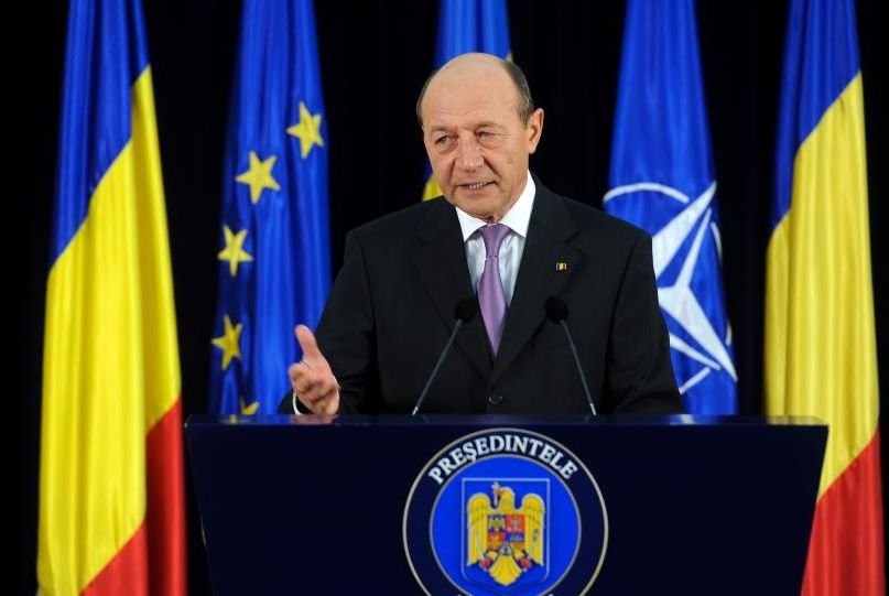 Băsescu solicită Guvernului proiectul de buget pe 2015 şi îi felicită pe Iohannis şi Ponta pentru &quot;accelerarea proceselor în Parlament&quot;