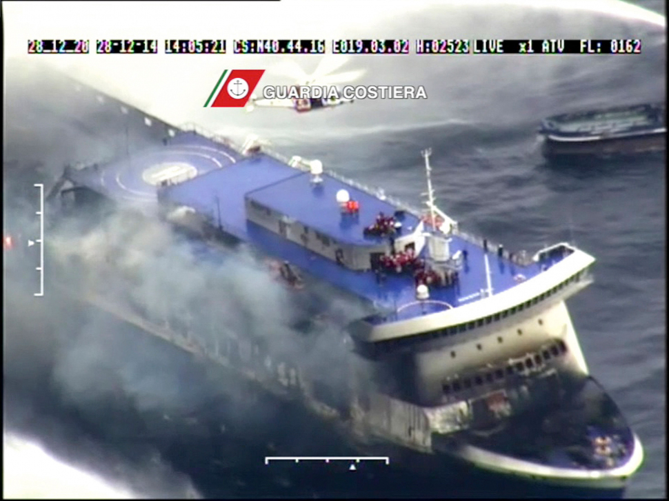 burned-ship-norman-atlantic-v3.jpg