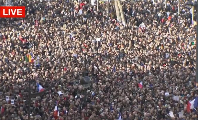 ZI ISTORICĂ. Peste 3 MILIOANE de oameni au ieşit pe străzile Franţei, la marşurile împotriva terorismului