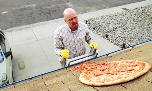 Creatorul serialului &quot;Breaking Bad&quot;: Nu mai aruncaţi pizza pe acoperiş!