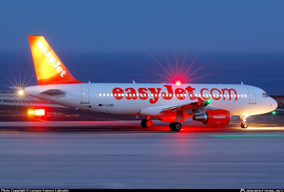 G-EZWA-easyJet-Airbus-A320-200_PlanespottersNet_320057.jpg