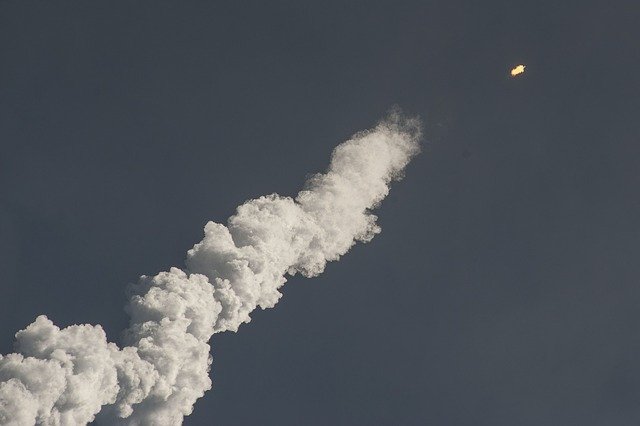 rocket-launch-693270_640.jpg