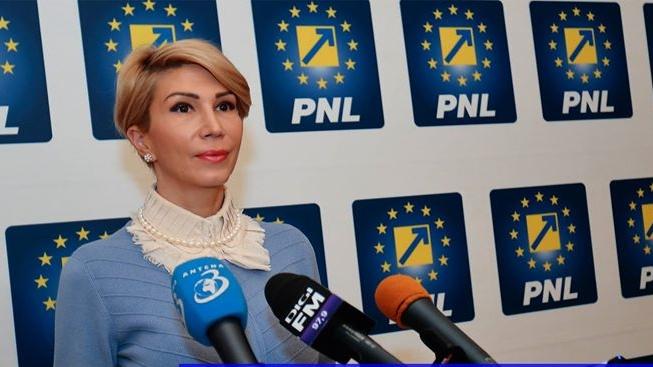 Raluca Turcan, anunț important despre viitorul PNL: „Una e să faci lucrurile serios, alta e să pui batista pe ţambal”