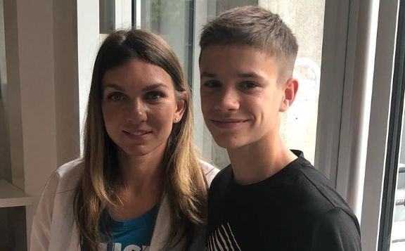 Fiul soților Beckham s-a pozat alături de Simona Halep, după victoria obținută la Roland Garros