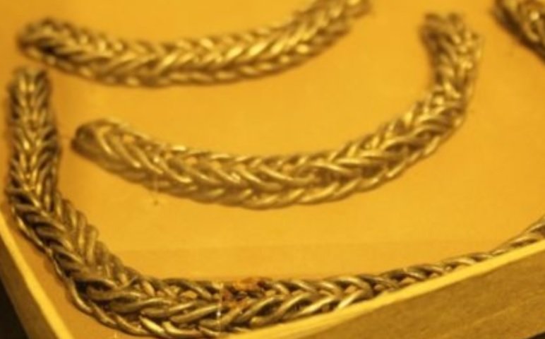 Tezaur dacic spectaculos din aur și argint, descoperit în județul Mureș