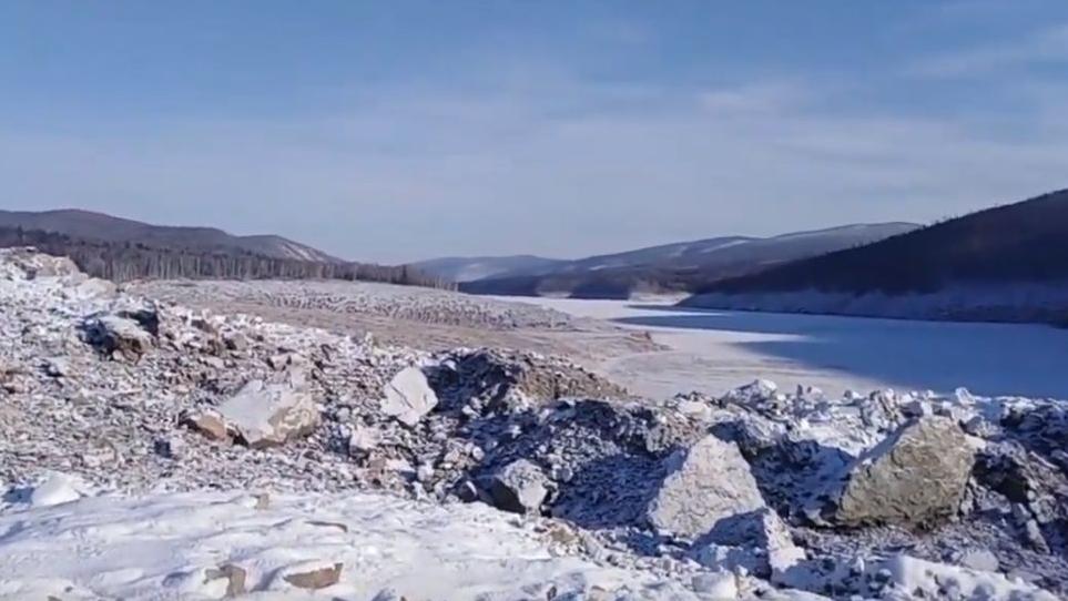 Un obiect straniu s-a prăbuşit în Rusia şi a schimbat relieful unei regiuni - VIDEO