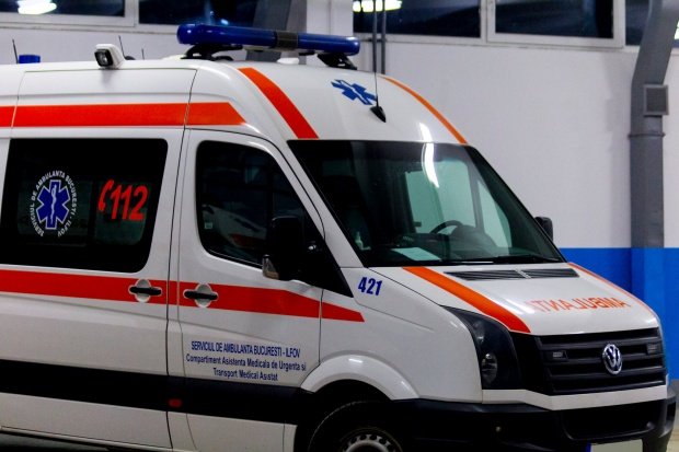 Accident grav în județul Arad. Coliziune violentă între două microbuze: Șapte persoane rănite