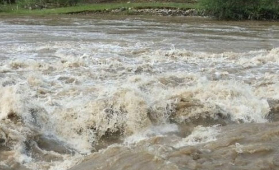 Avertizarea hidrologilor! Cod galben de inundații pe mai multe râuri. Zonele vizate