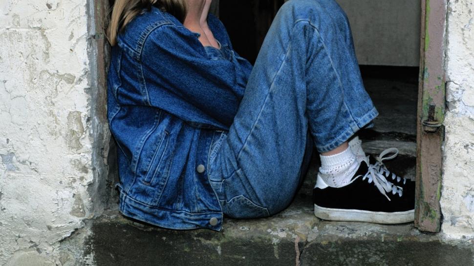Minoră de 14 ani, sedusă de un angajat al Protecției Sociale din Bârlad