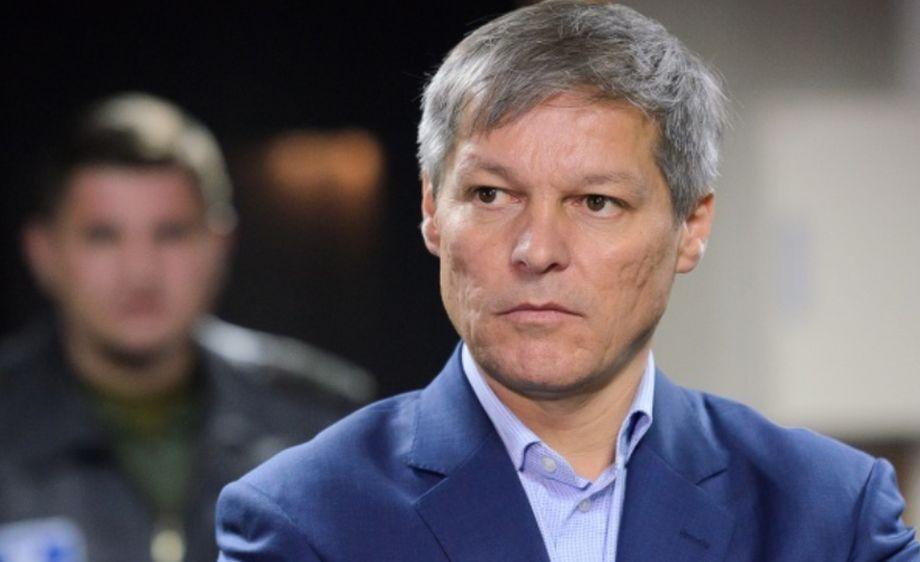 Dacian Cioloș, atac la adresa Guvernului PNL: "Văd teamă de adevăr, tentative firave de acțiune, explicații puține"