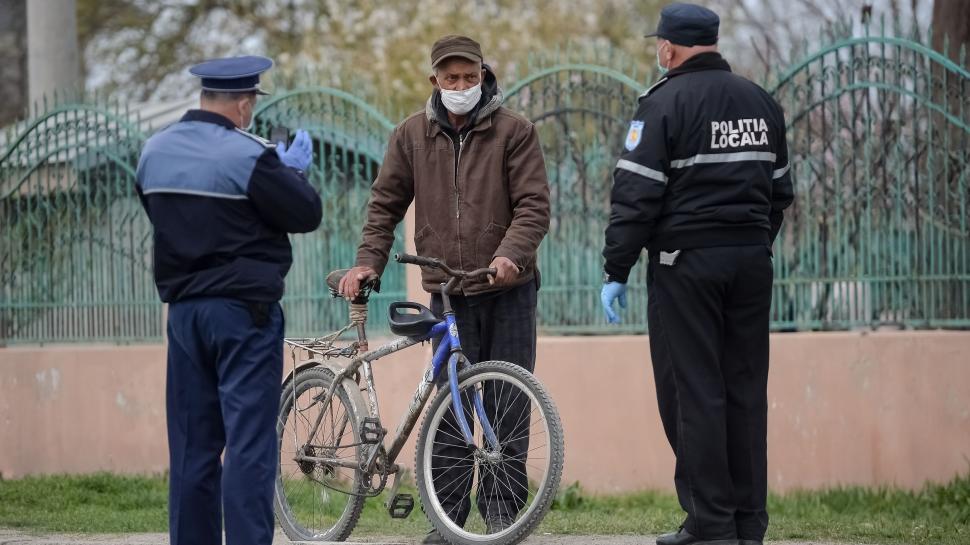 Mai multe sate din România, în carantină din cauza Covid-19. Zeci de localnici s-au infectat 