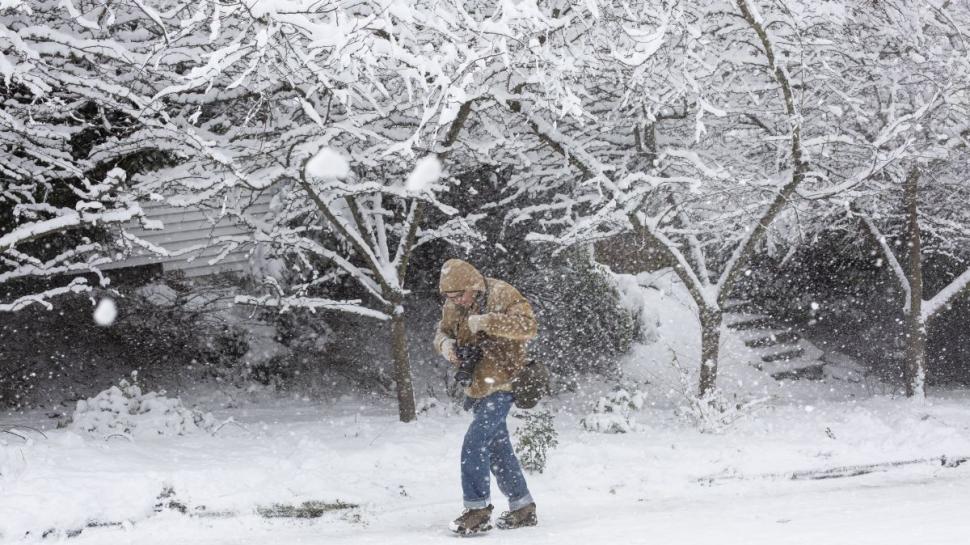 Alertă meteo de vreme rea, sâmbătă dimineață