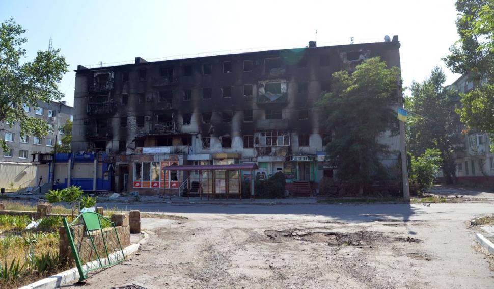 cladire distrusa de bombardamente în Severodonetk