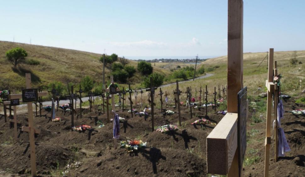 cimitir improvizat izium ucraina