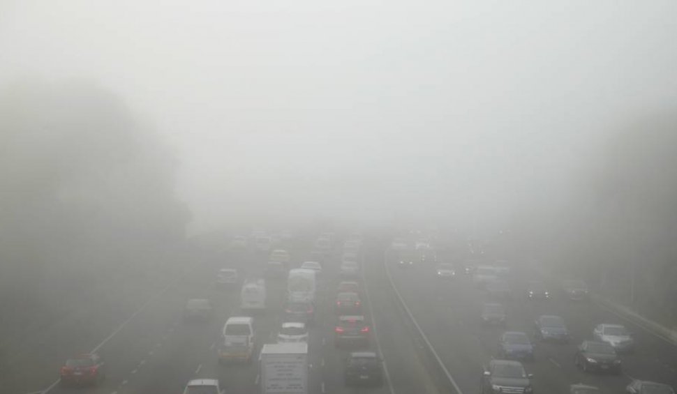 Ceața reduce vizibilitatea pe numeroase șosele din ţară