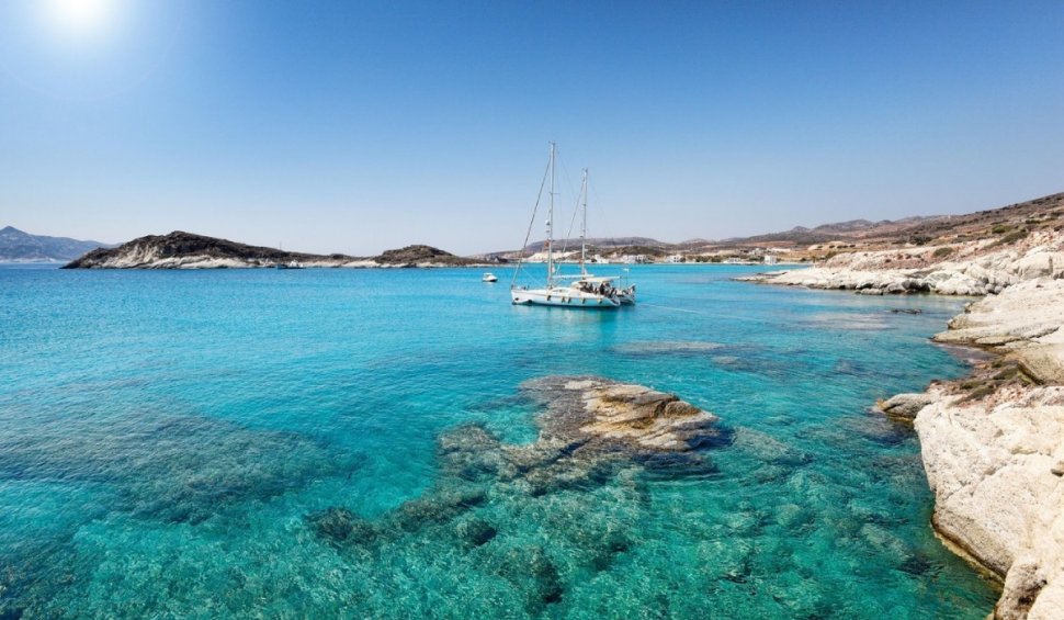 Insula din Grecia unde se află cea mai curată plajă din lume. Foarte puțini români au auzit de ea