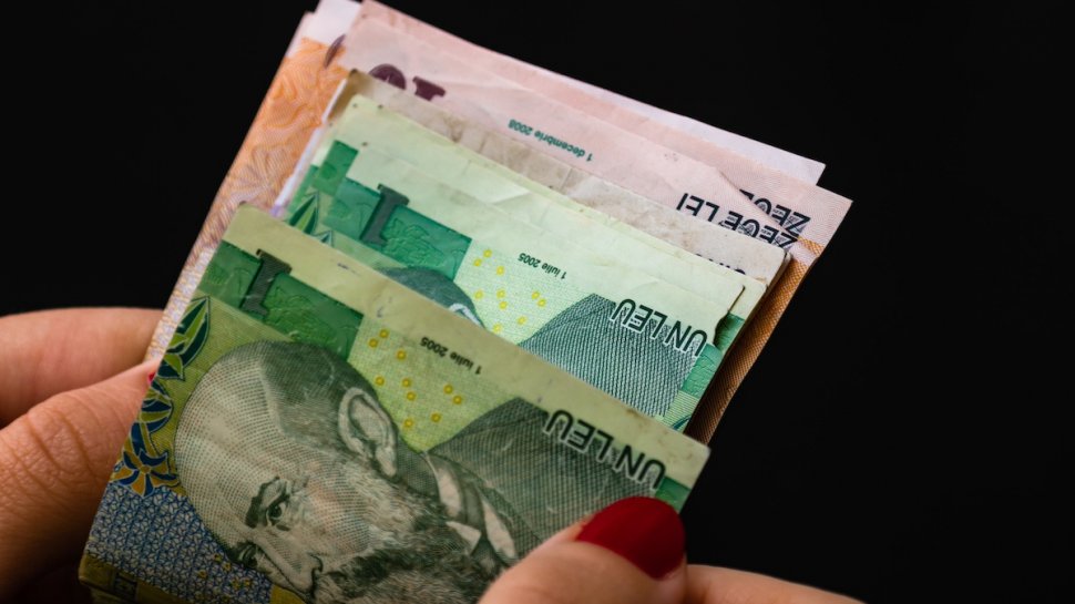 Zeci de mii de românii vor primi bani în plus la salariu! Măsura a fost aprobată de Guvern: ”Rezolvăm inechitățile!”