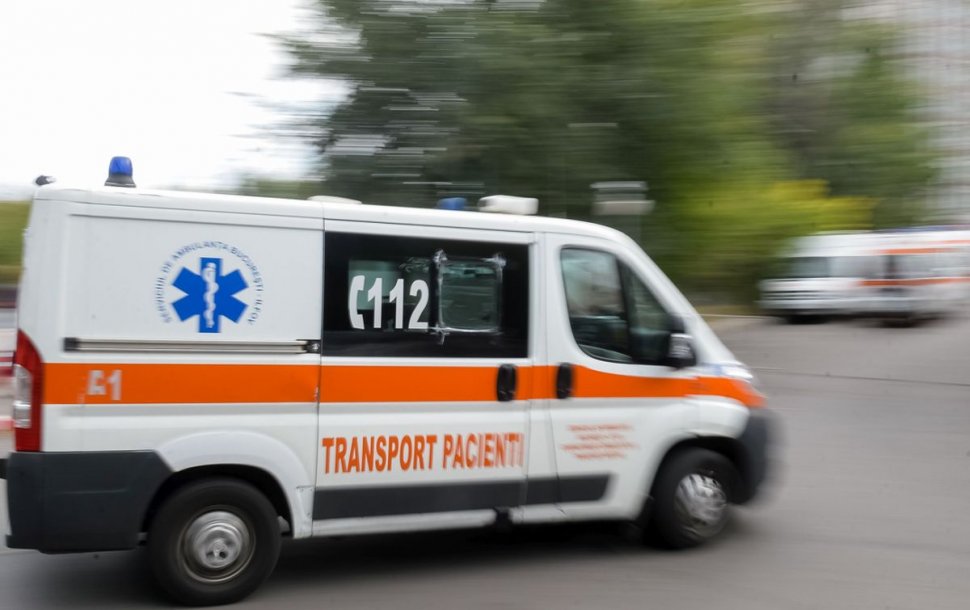 Trafic restricționat pe DN2 Suceava, după ce patru autoturisme și un camion au fost implicate într-un accident