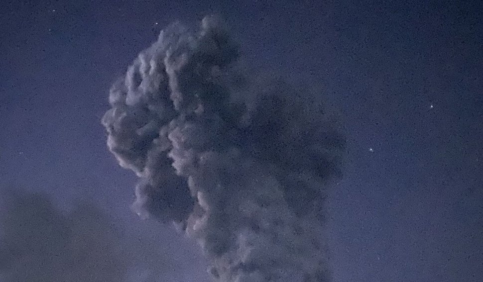 43 de cutremure în 24 de ore, oameni evacuaţi şi zboruri anulate: Vulcanul pe de Muntele Kanlaon din Filipine a erupt 