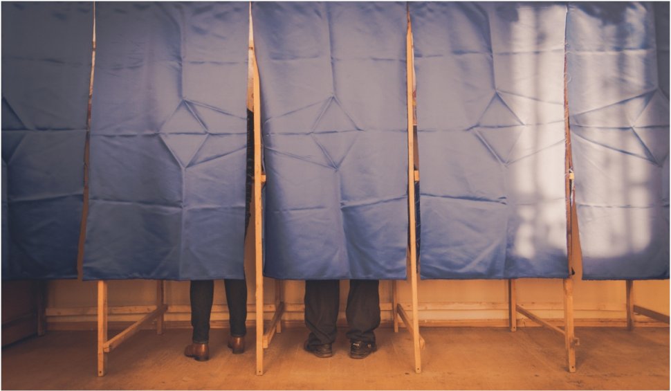 Doi ucraineni au votat fără drept la alegerile de la Costinești. Buletinele au fost numărate deja de cinci ori