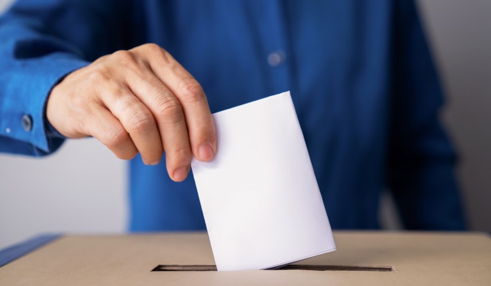 Azi au loc alegeri în două comune din ţară, după ce candidaţii au ieşit la egalitate