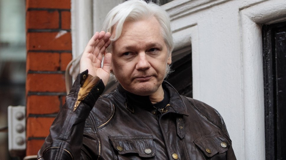 Julian Assange este liber și a părăsit deja Marea Britanie, anunță WikiLeaks