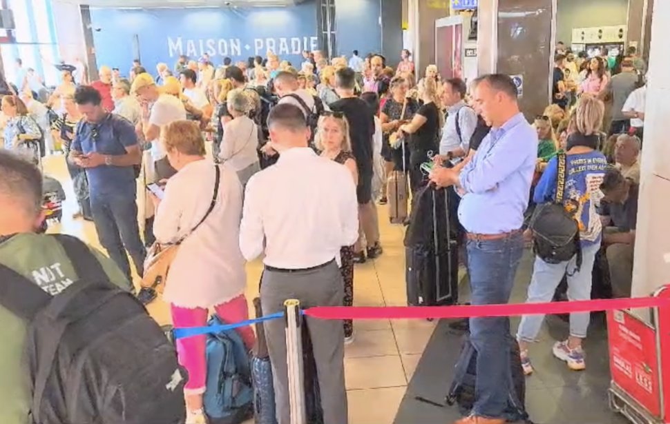 Haos pe Aeroportul Otopeni: Sunt întârzieri la mai multe curse, iar angajații unei companii aeriene s-au retras ca să nu fie agresați de pasageri 909748