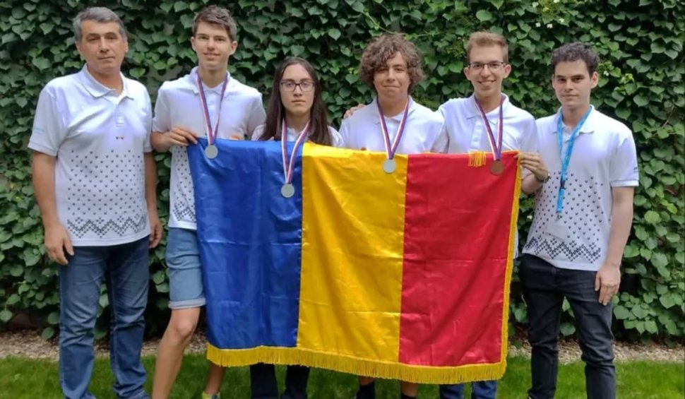 Elevii români au obţinut patru medalii la Olimpiada Central Europeană de Informatică