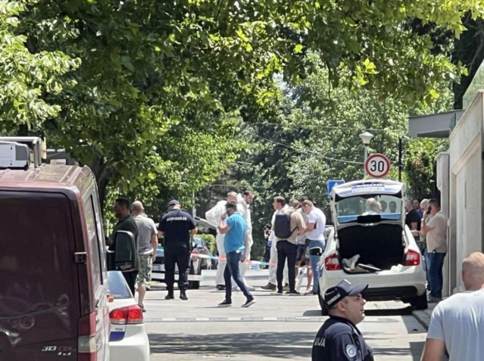 Atac la ambasada Israelului din Belgrad. Un bărbat a tras cu o arbaletă într-un polițist. A fost împușcat mortal