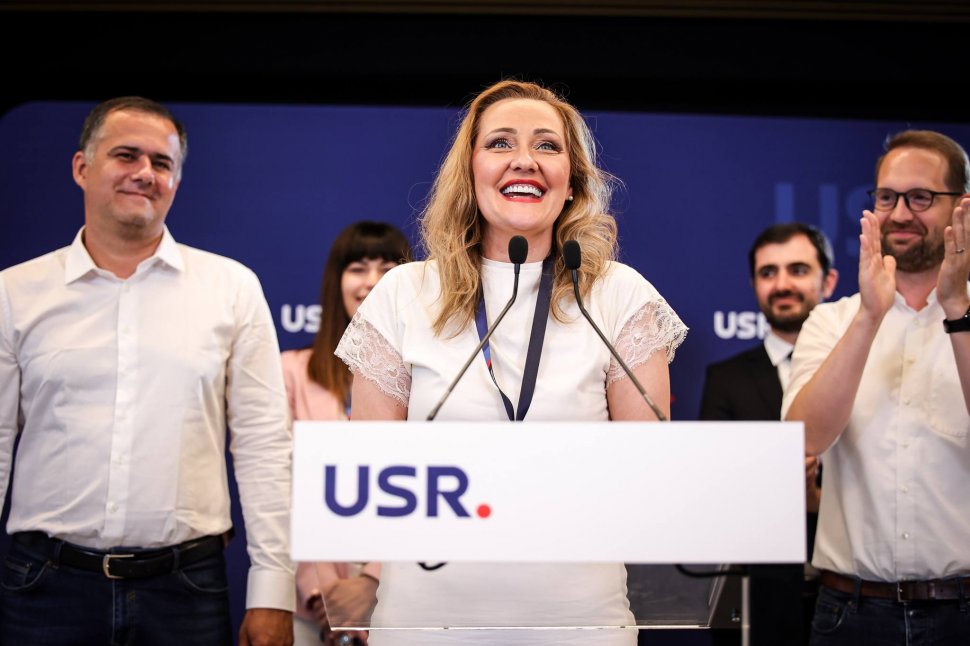 Elena Lasconi nu a primit puterea totală la Congresul USR. Cine sunt cei 24 care vor conduce partidul