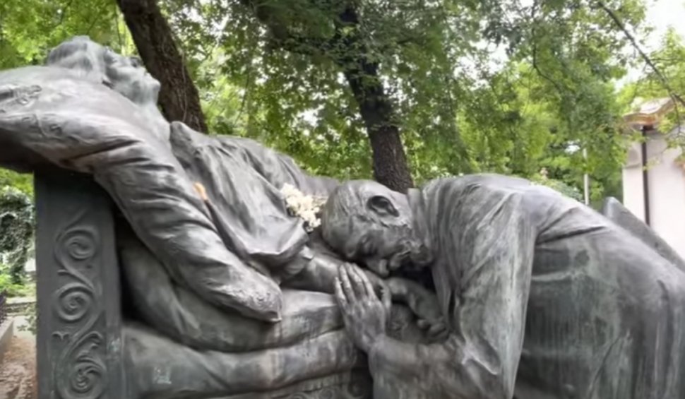 Misterele din Cimitirul Bellu. Mormântul legat cu lanțuri și trupul păstrat într-o casetă de cristal