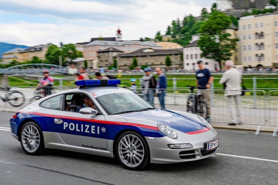 masinia de politie in austria
