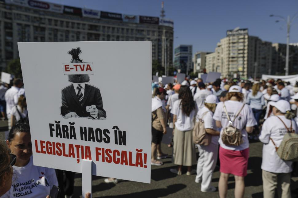 protest in piata victorie fata de taxe