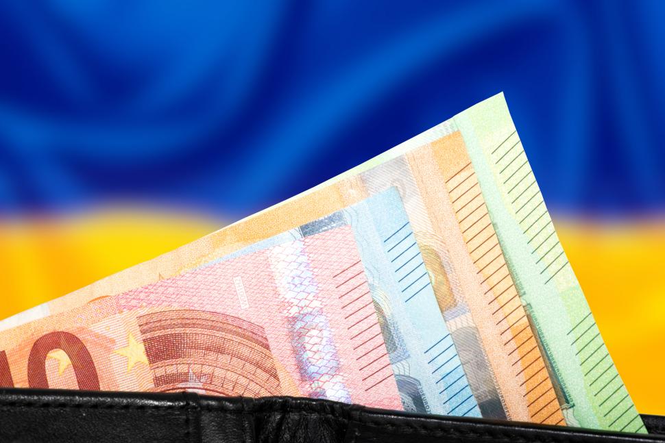 euro si steagul ucrainei