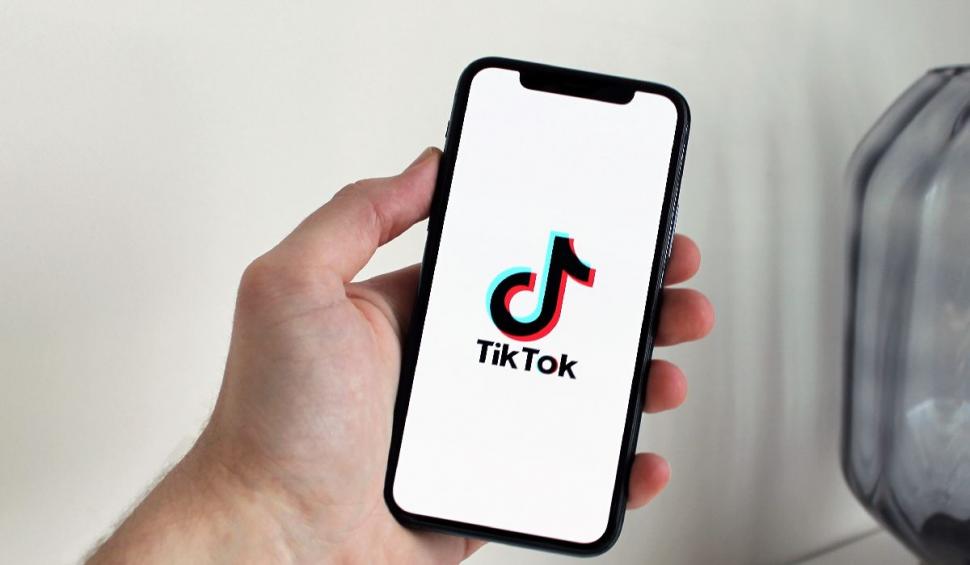 tiktok re7consulting.ro