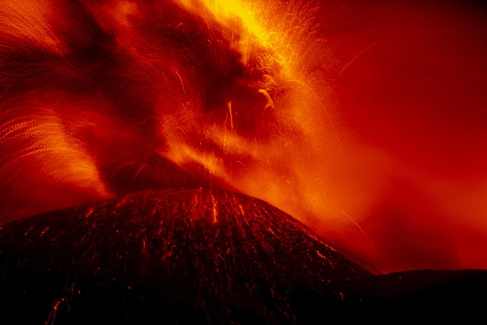 eruptie vulcanica, lava