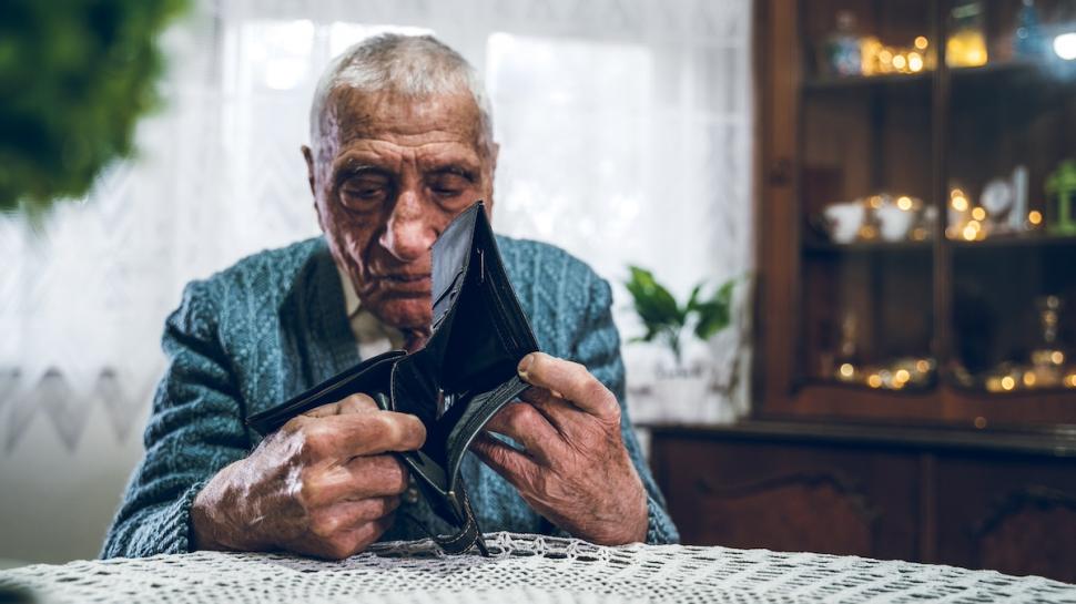 pensionar bani portofel getty images