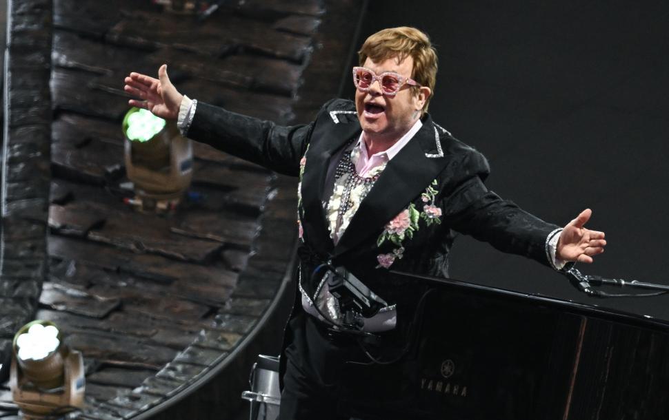 elton john pe scena