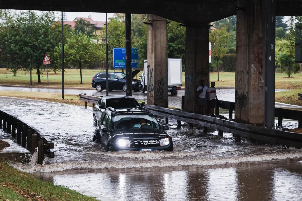 inundatii italia milano profimedia