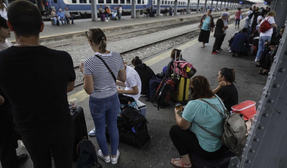 gara tren inquam photos octav ganea