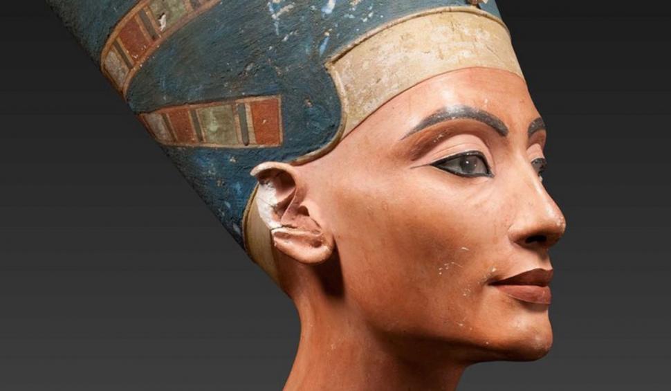 bust regina nefertiti