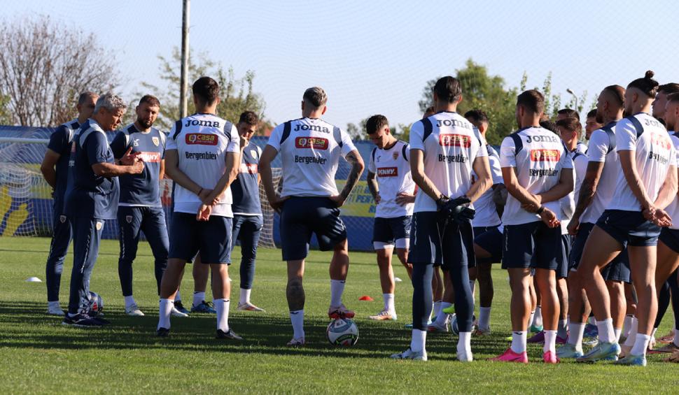 echipa nationala antrenament mircea lucescu